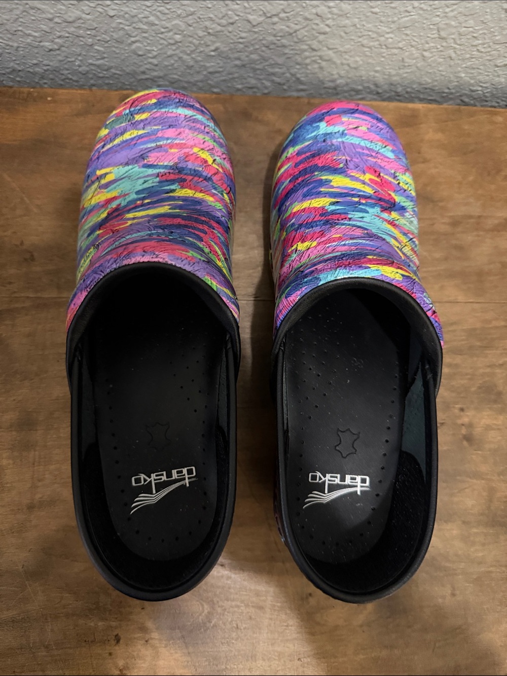 Dansko Women’s Multicolor Brushstroke Clogs size 38 7.5/8 - Picture 5 of 7